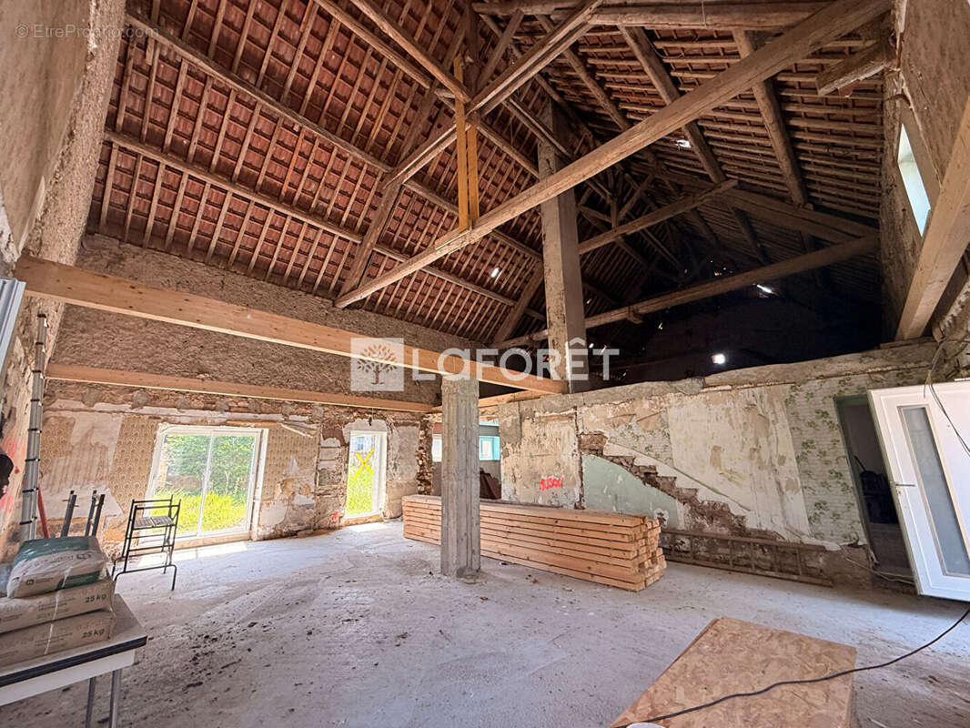 Ensemble immobilier à fort potentiel maison, dépendance et hangar - photo 5
