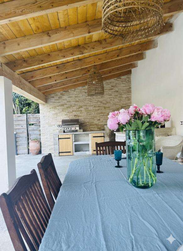 Maison à LE PONTET