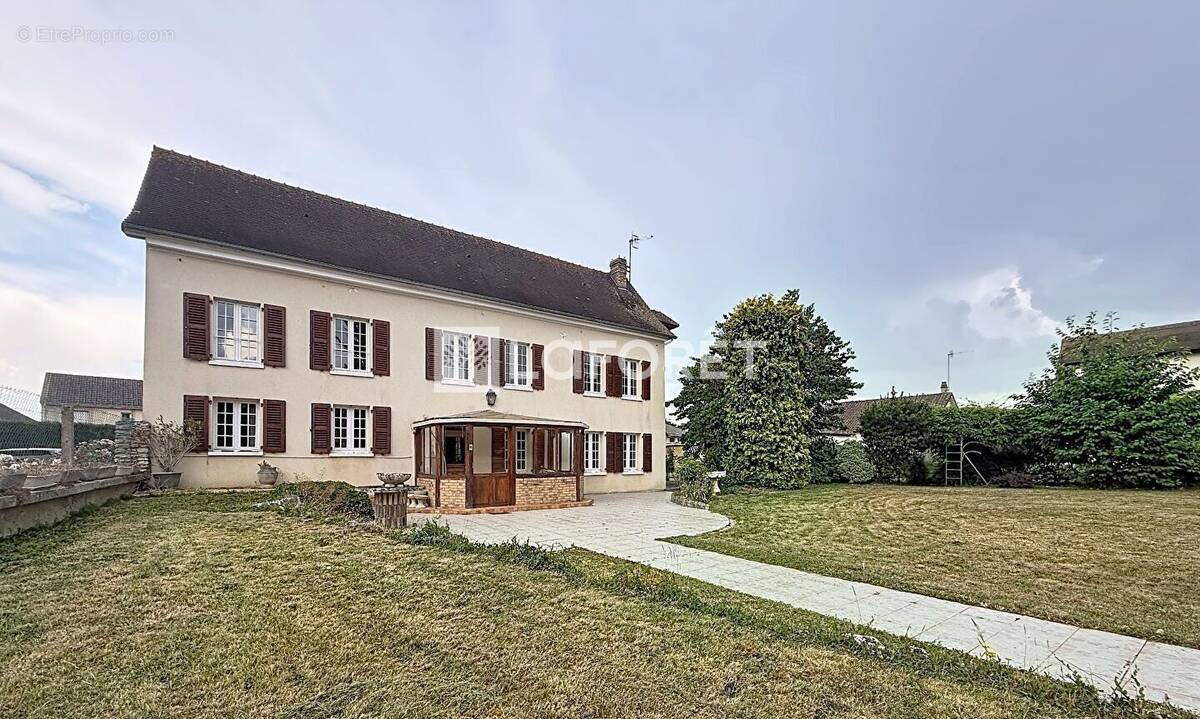 Maison à AUBEVOYE
