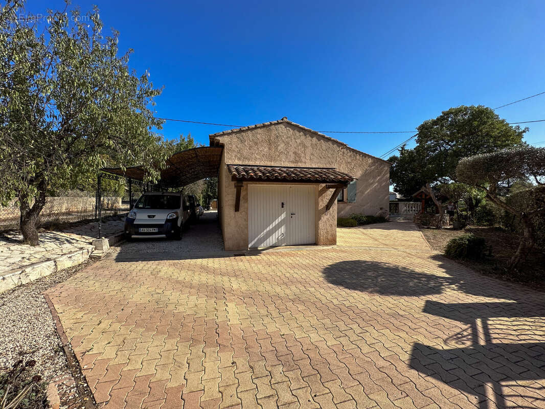 Maison à PUGET-VILLE