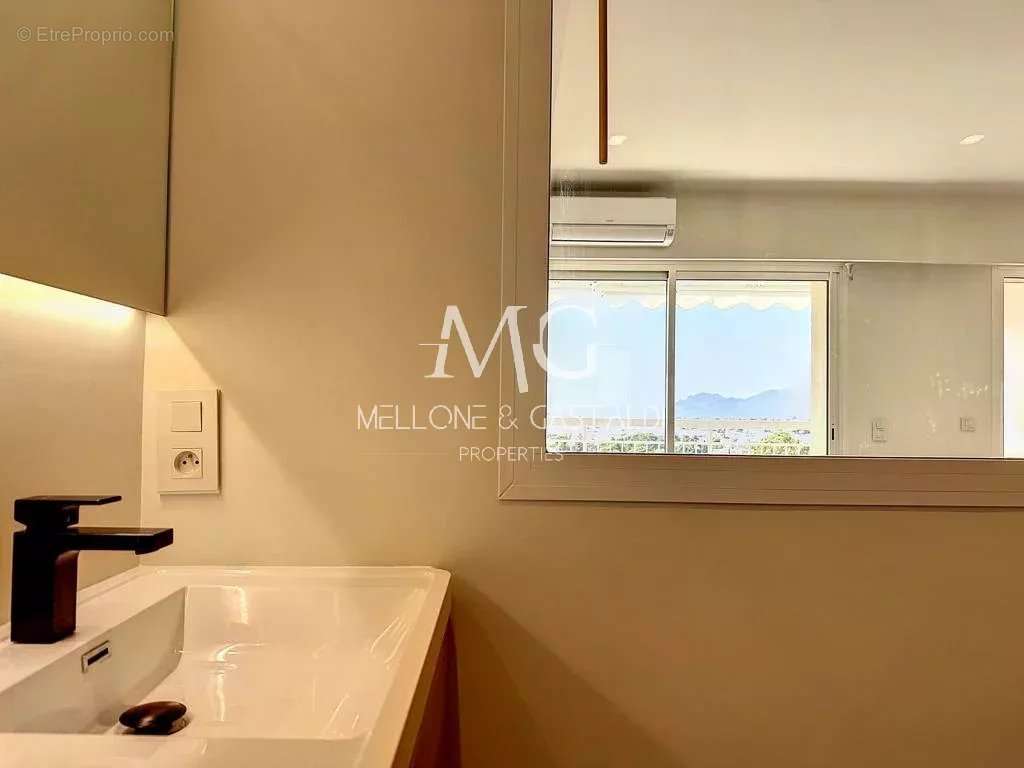 Appartement à LE CANNET