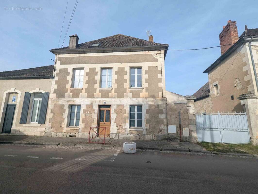 façade maison à vendre à Bazarnes - Maison à BAZARNES