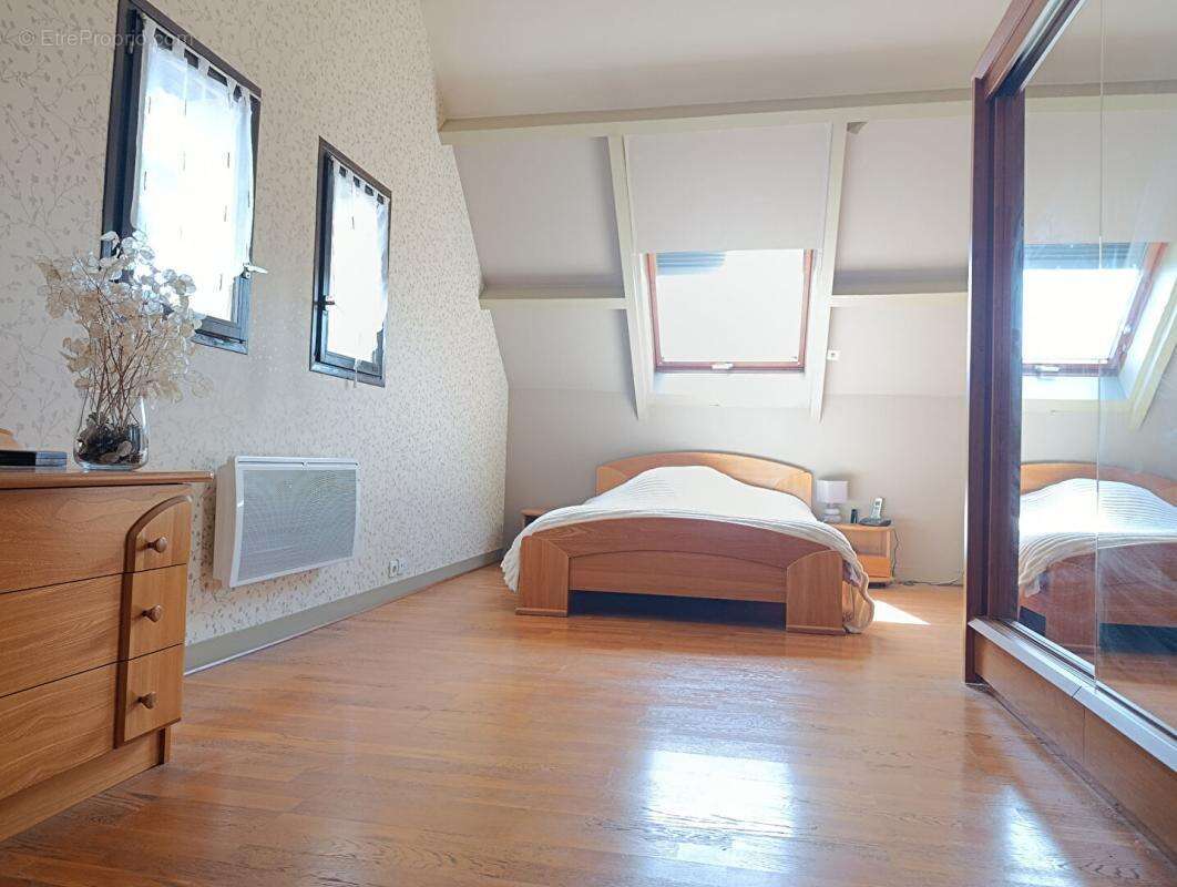 Maison à LIMEIL-BREVANNES