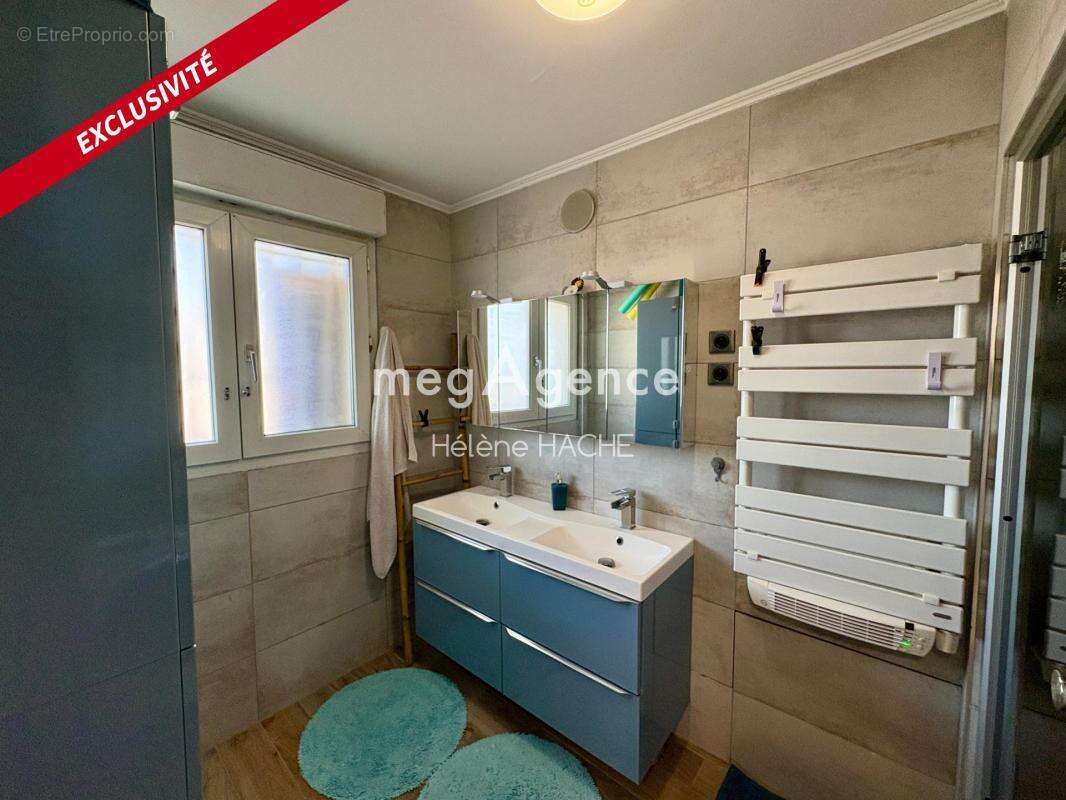 Nice - St Roch - Magnifique 4 pièces avec terrasse de 80 m2 en étage élevé, sans vis-à-vis. Copropriété avec piscine - photo 10