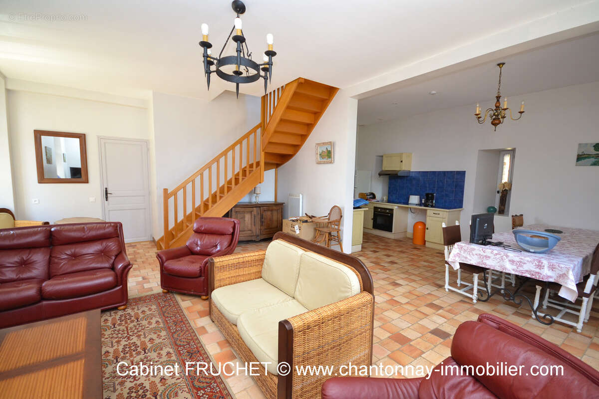 Maison à LES HERBIERS