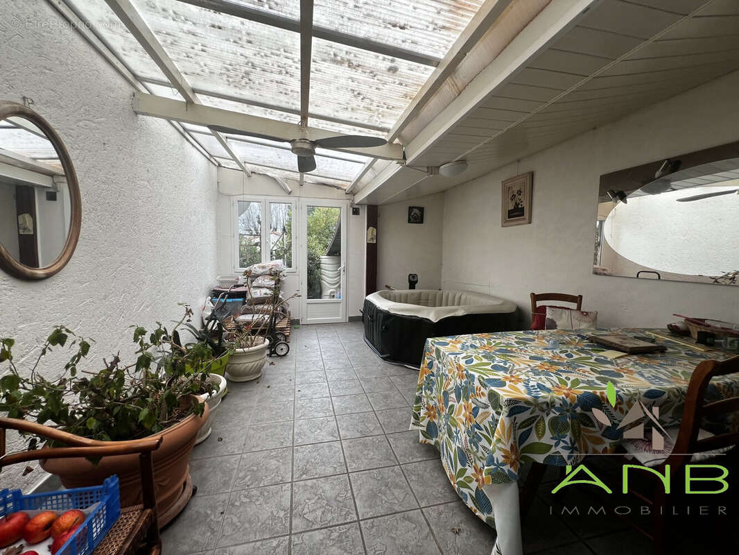 Maison à MESCHERS-SUR-GIRONDE