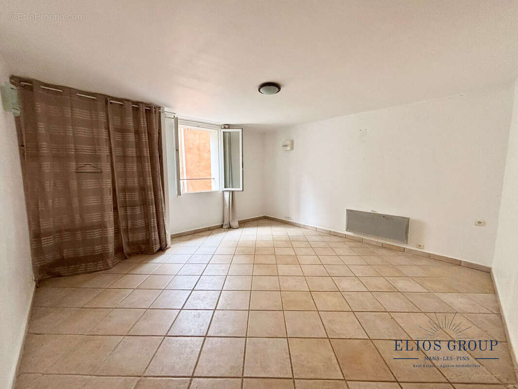 Maison à VINON-SUR-VERDON