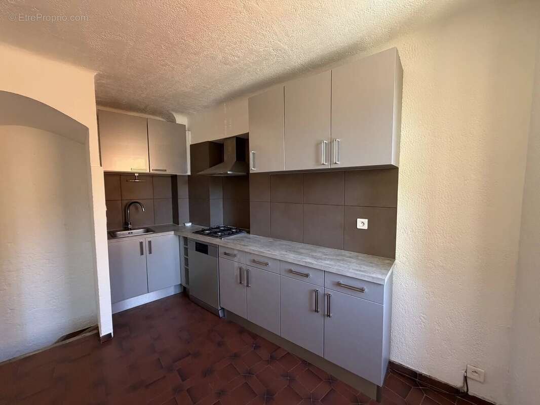 Appartement à CONTES