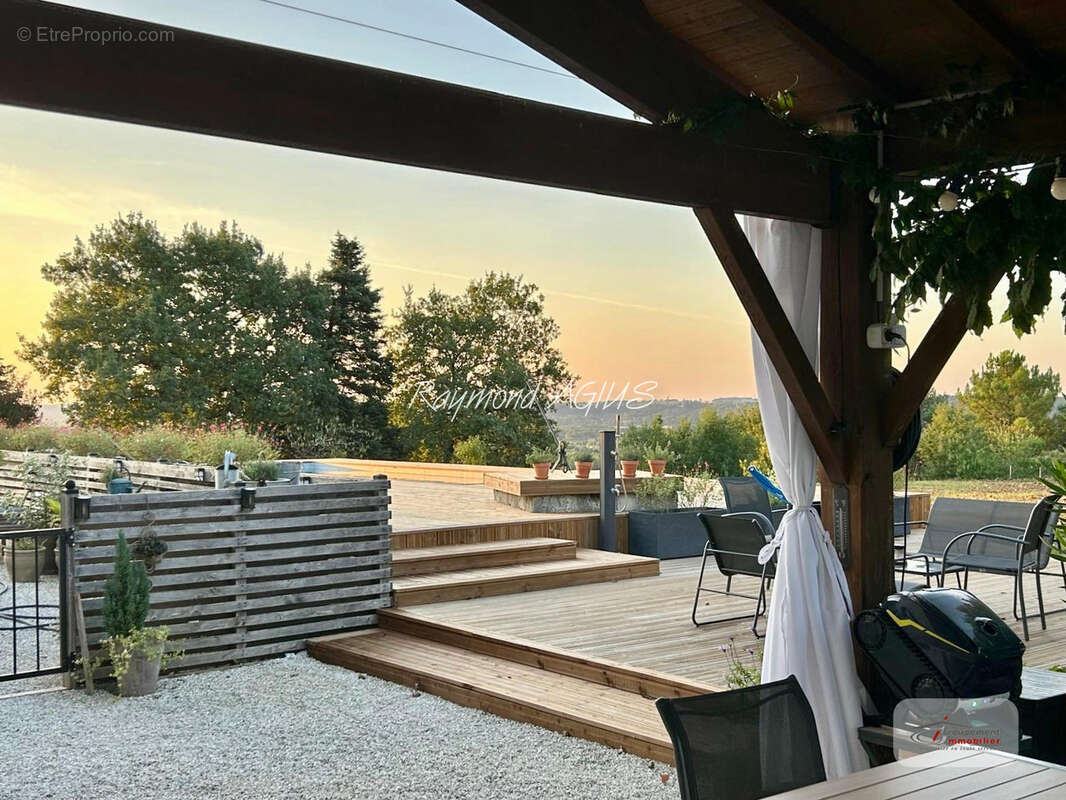 Maison à SAINT-EMILION