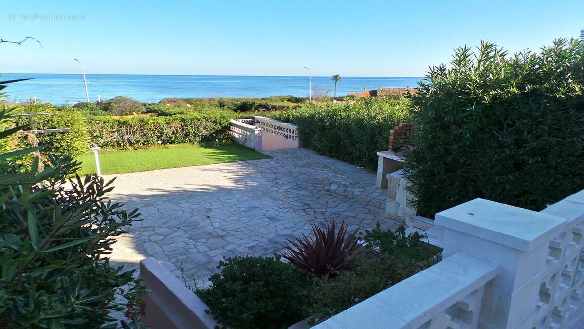 Maison à LES ISSAMBRES