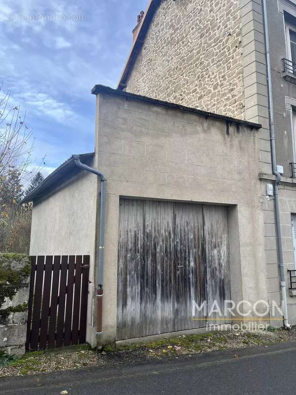 Maison à MOUTIER-ROZEILLE