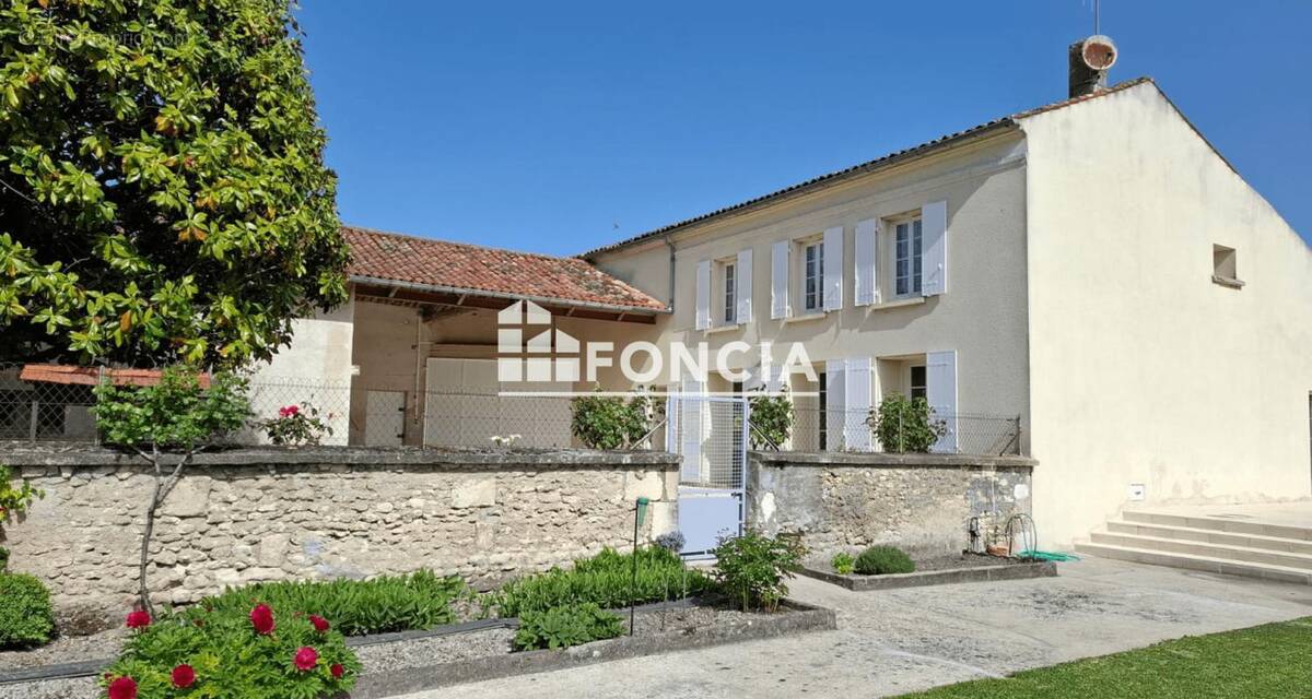 Maison à SEGONZAC