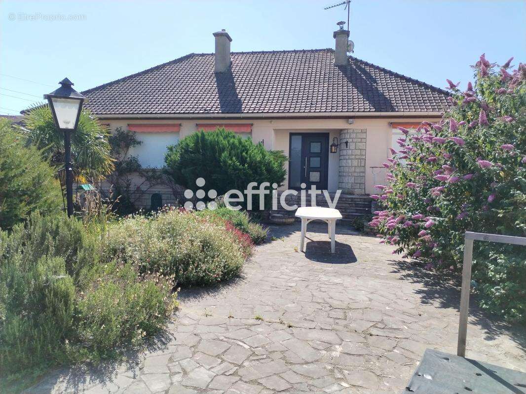 Maison à PLAISIR