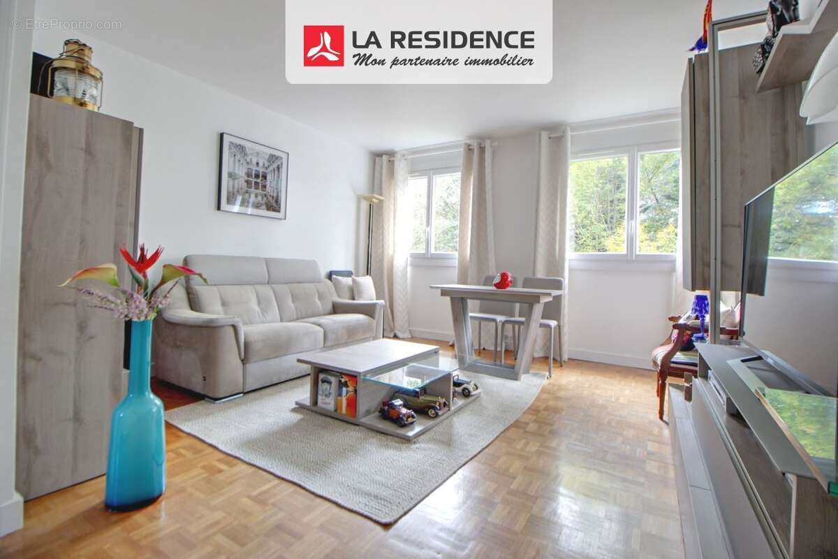 Appartement à VERNEUIL-SUR-SEINE