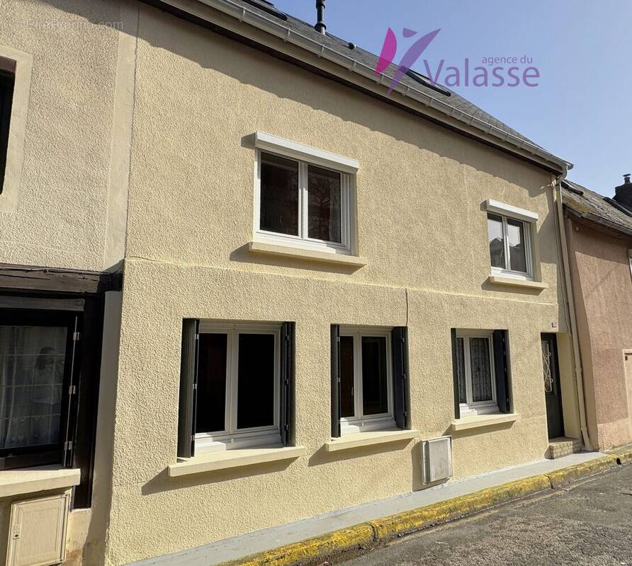 Maison à GRUCHET-LE-VALASSE
