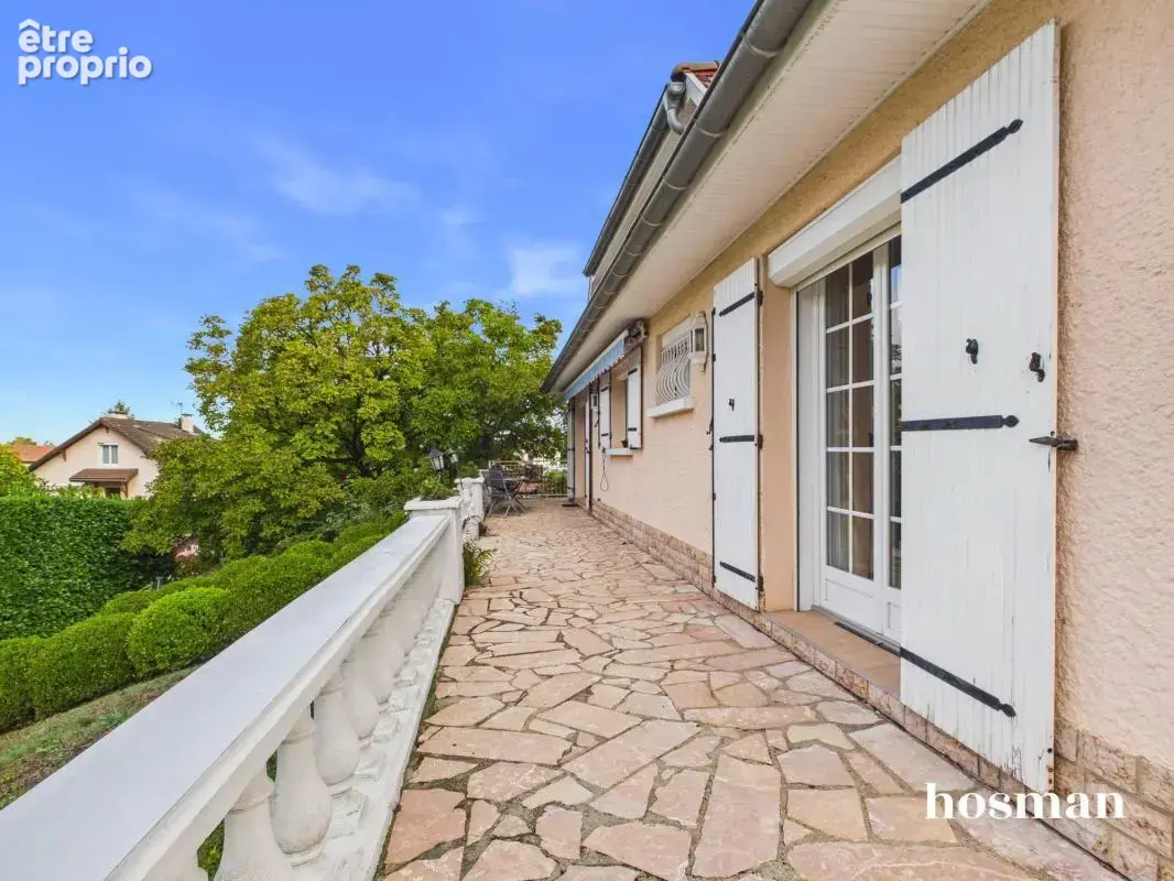 Saint-Bonnet-de-Mure — Maison familiale d'exception avec ascenseur privé & prestations haut de gamme - photo 16