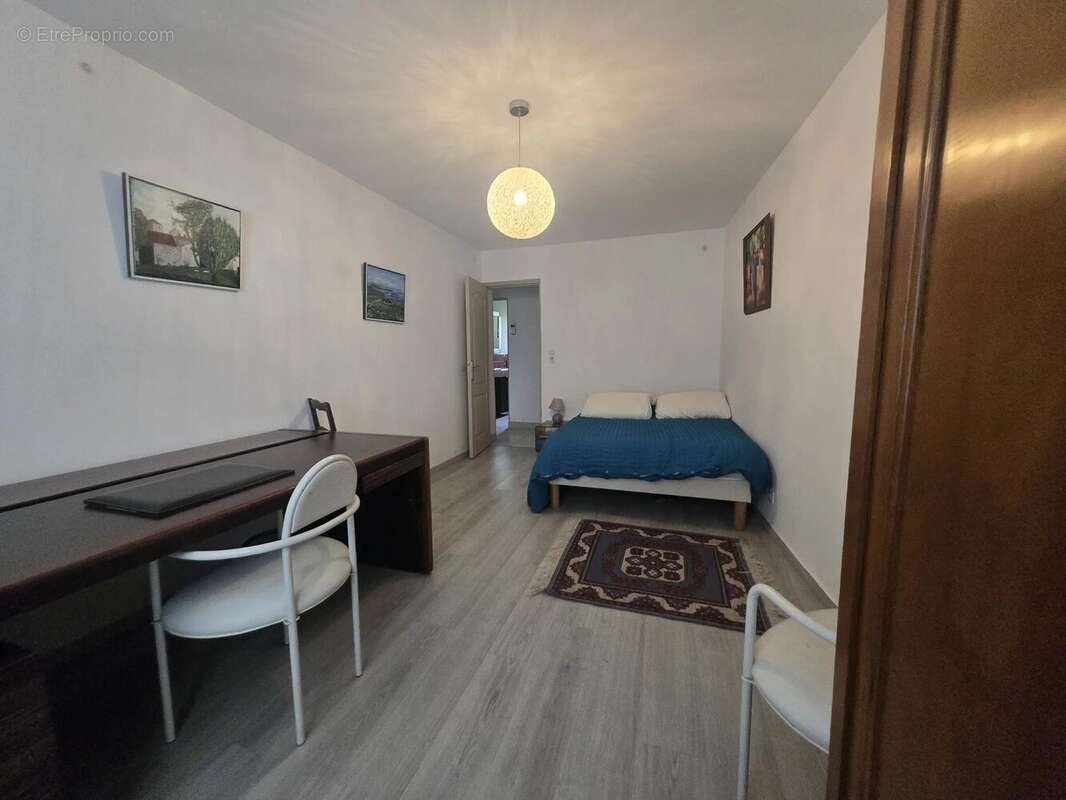 Maison 182 m² à Teuillac  - photo 11