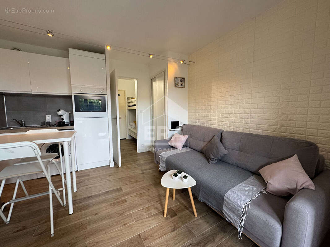 Appartement à SAINT-CYR-SUR-MER