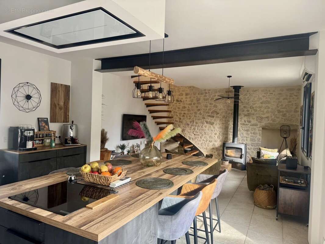 Maison à GARRIGUES-SAINTE-EULALIE