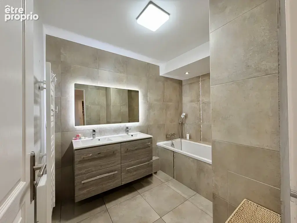 8ème 2ème Prado / Mermoz - Appartement 4 pièces 134m2 - cave - 1 parking - photo 14