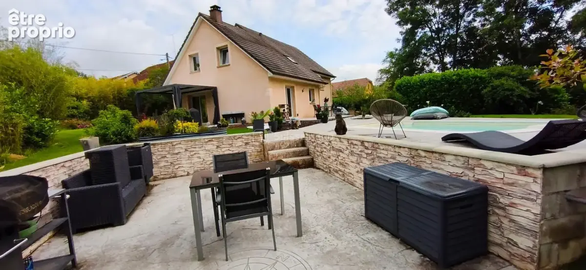Belle demeure avec piscine entièrement close sur 1800m2 de terrain - photo 4