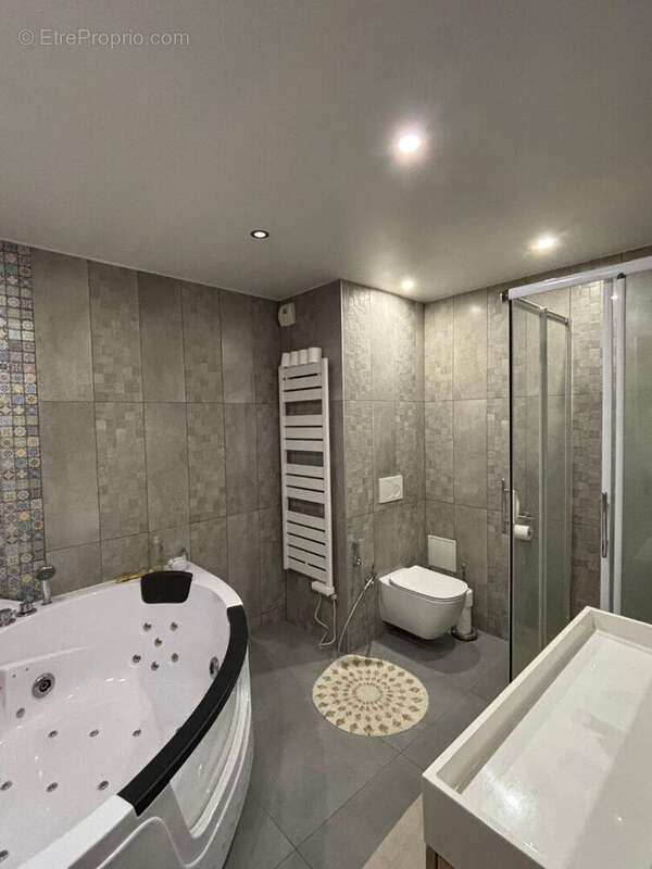Appartement à LYON-5E