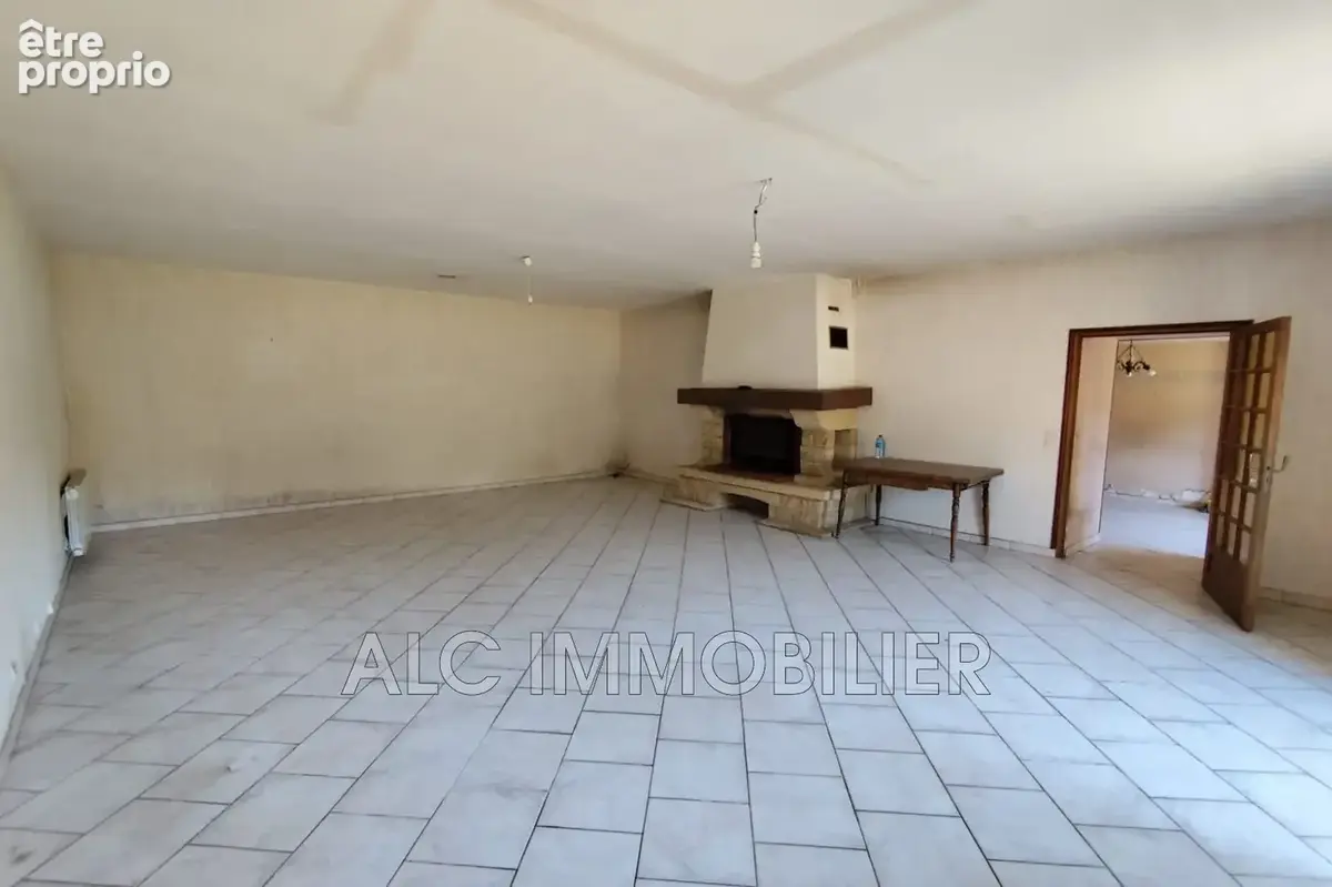Maison 181 m² à Louzes  - photo 9