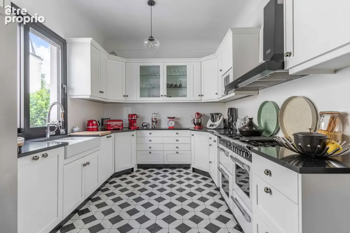 Exclusivité - Asnières sur Seine - Villa Pilaudo - Hotel particulier de 237m2 au sol et 213m2 Carrez - photo 9