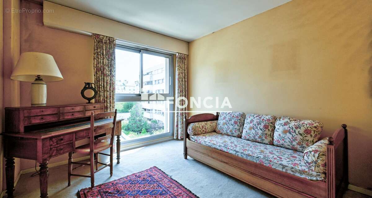 Appartement à PARIS-7E