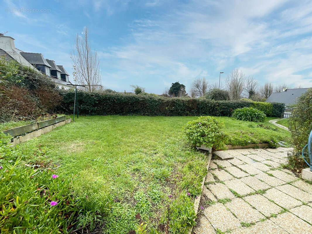 Maison à PLOMODIERN