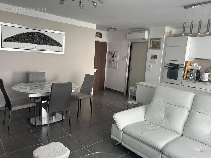 Appartement à SIX-FOURS-LES-PLAGES