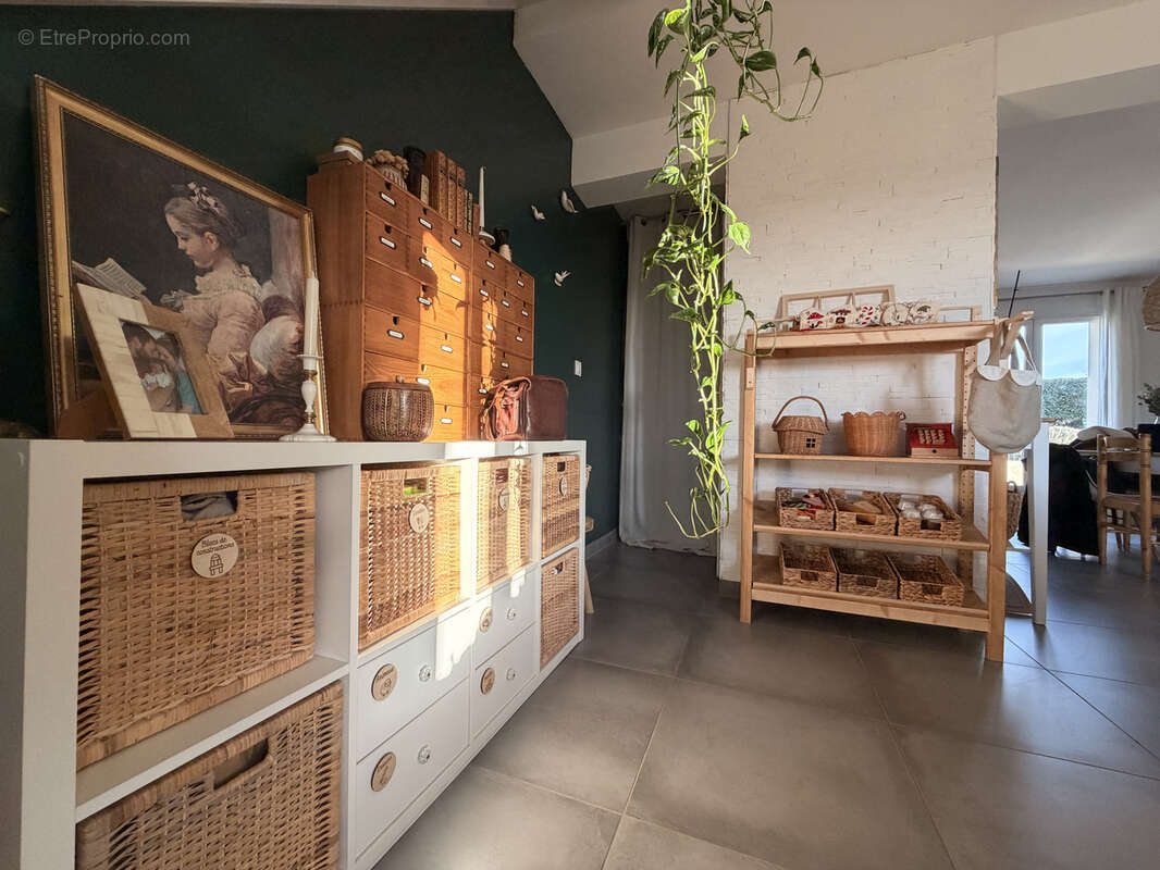 Maison à SAINTE-SABINE-SUR-LONGEVE