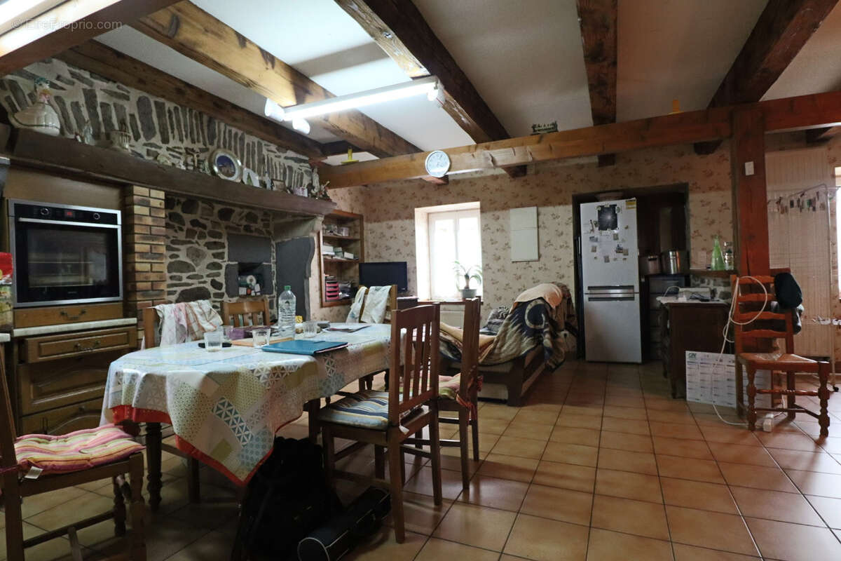 Maison à SAINT-SULPICE