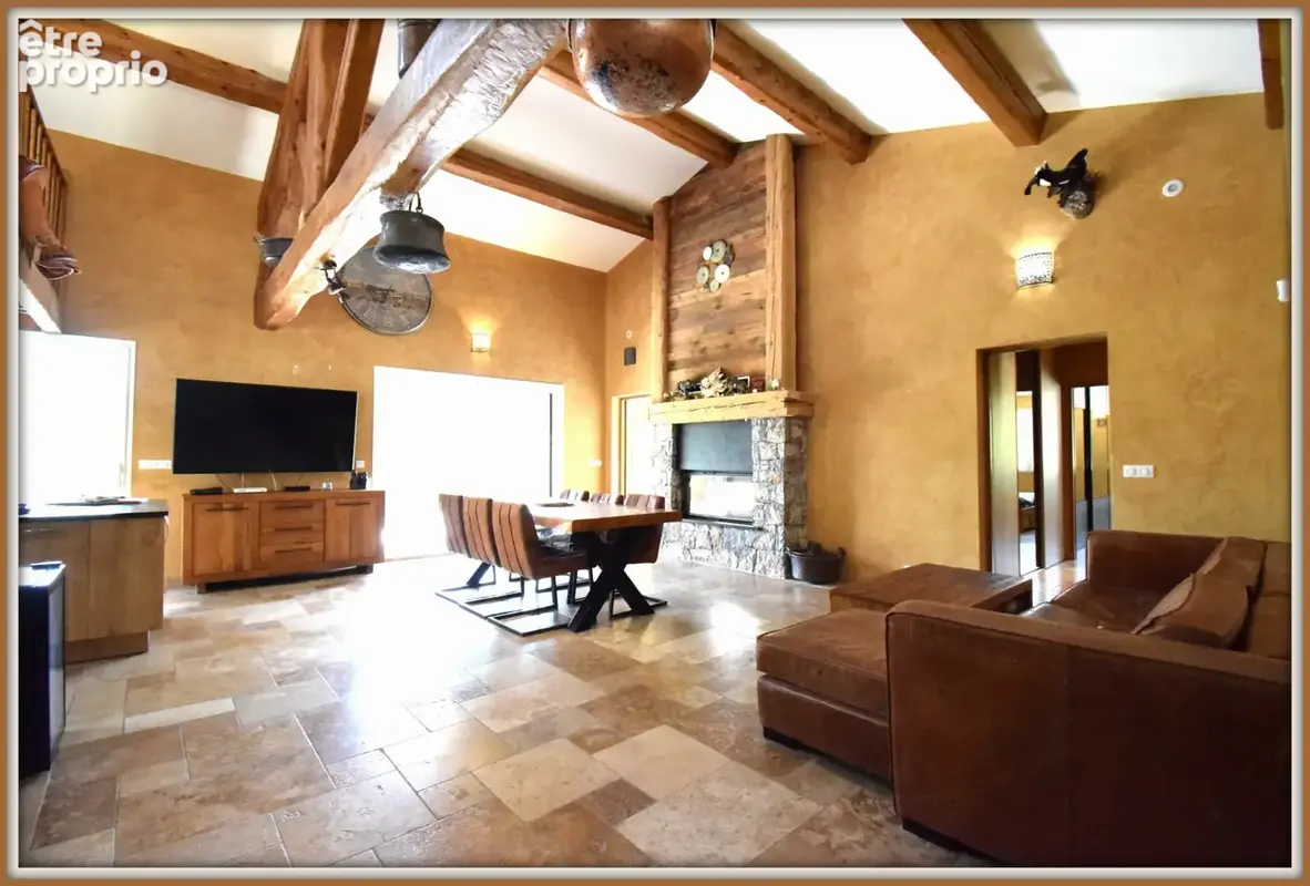 Propriete Peyroules Villa avec piscine intérieure dex hangars forte rentabilité - photo 6