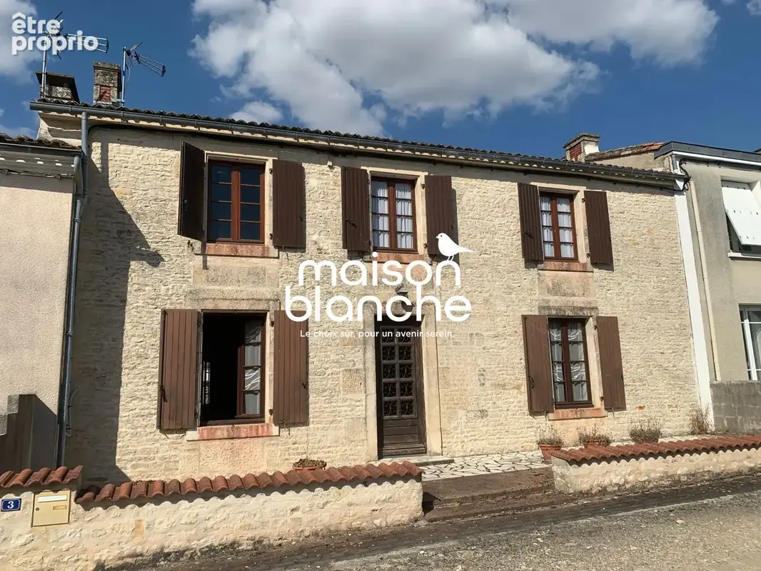 Maison 4 pièces 190 m² à vendre à Mauze-Sur-Le-Mignon (79210) - photo 1