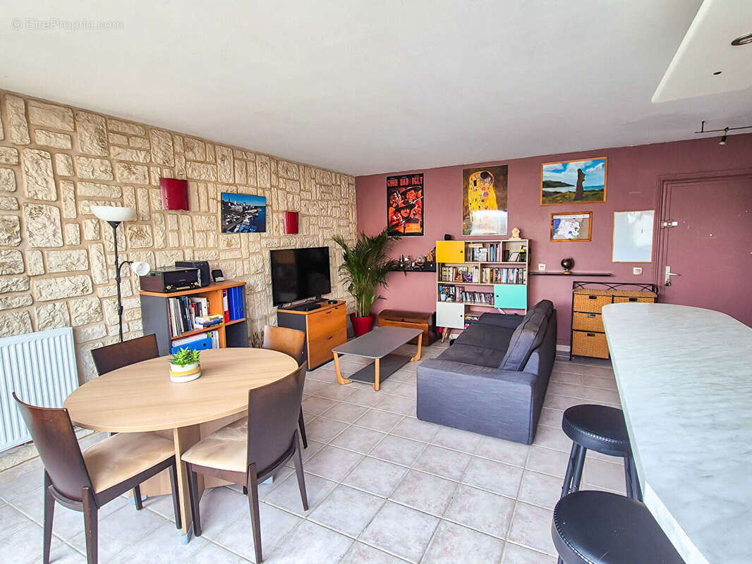 Appartement à SAVIGNY-LE-TEMPLE