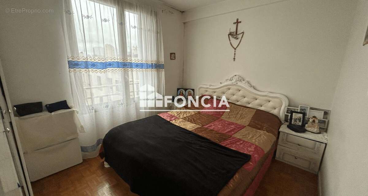 Appartement à MARSEILLE-3E