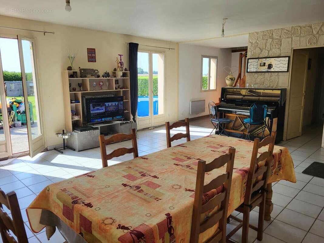 Maison à SAINT-OUEN-LE-MAUGER