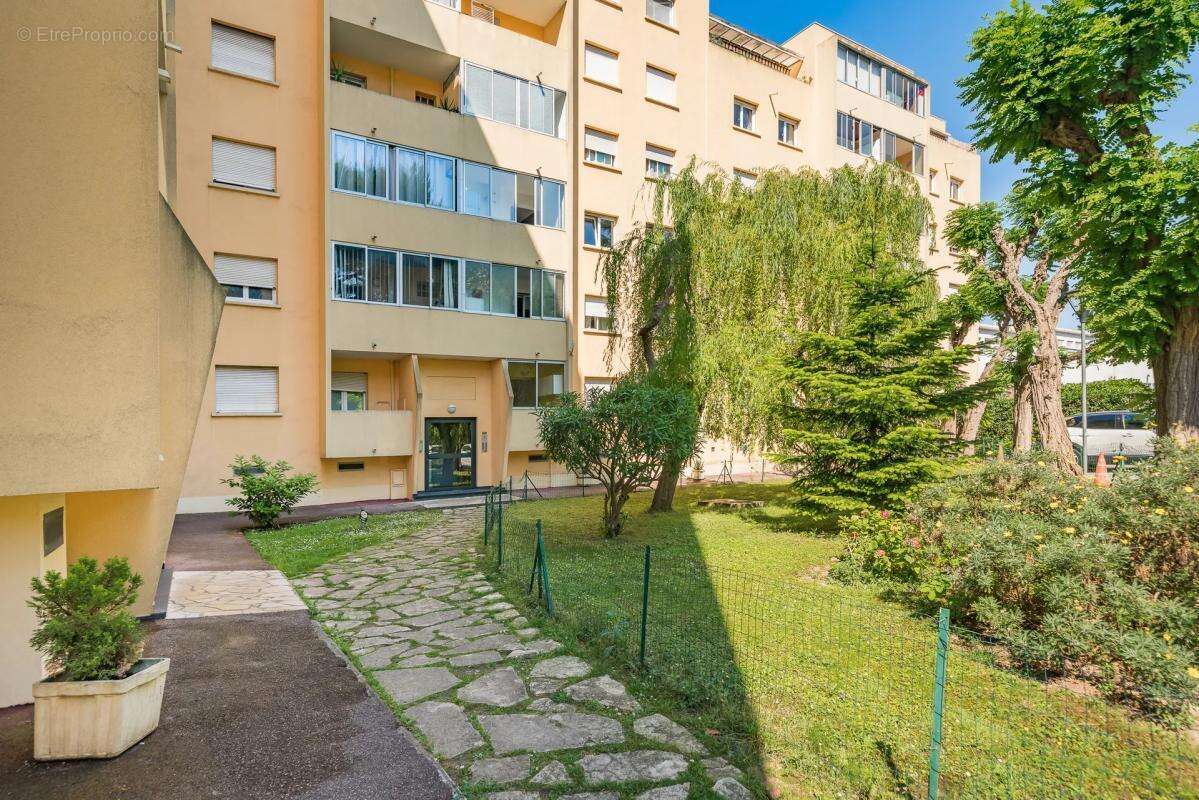 Appartement à LE CANNET