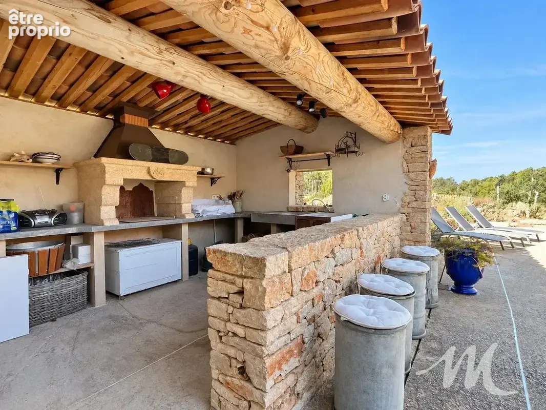 Maison de plain pied 4 chambres - piscine - cuisine d'été et dépendance - photo 6