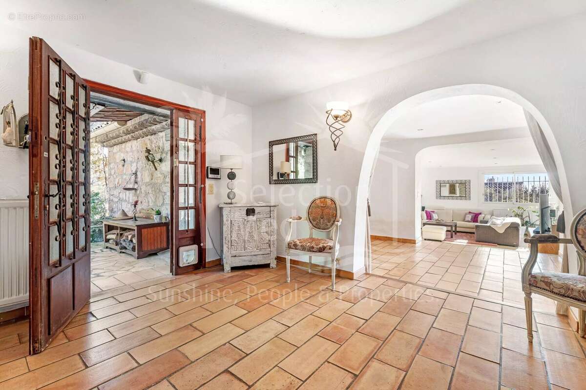 Maison à TOURRETTES-SUR-LOUP