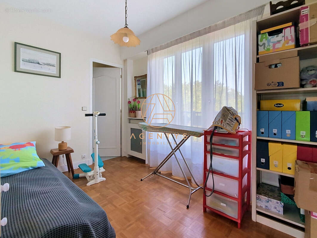 Appartement 89 m² à Saint-Maur-Des-Fosses  - photo 7