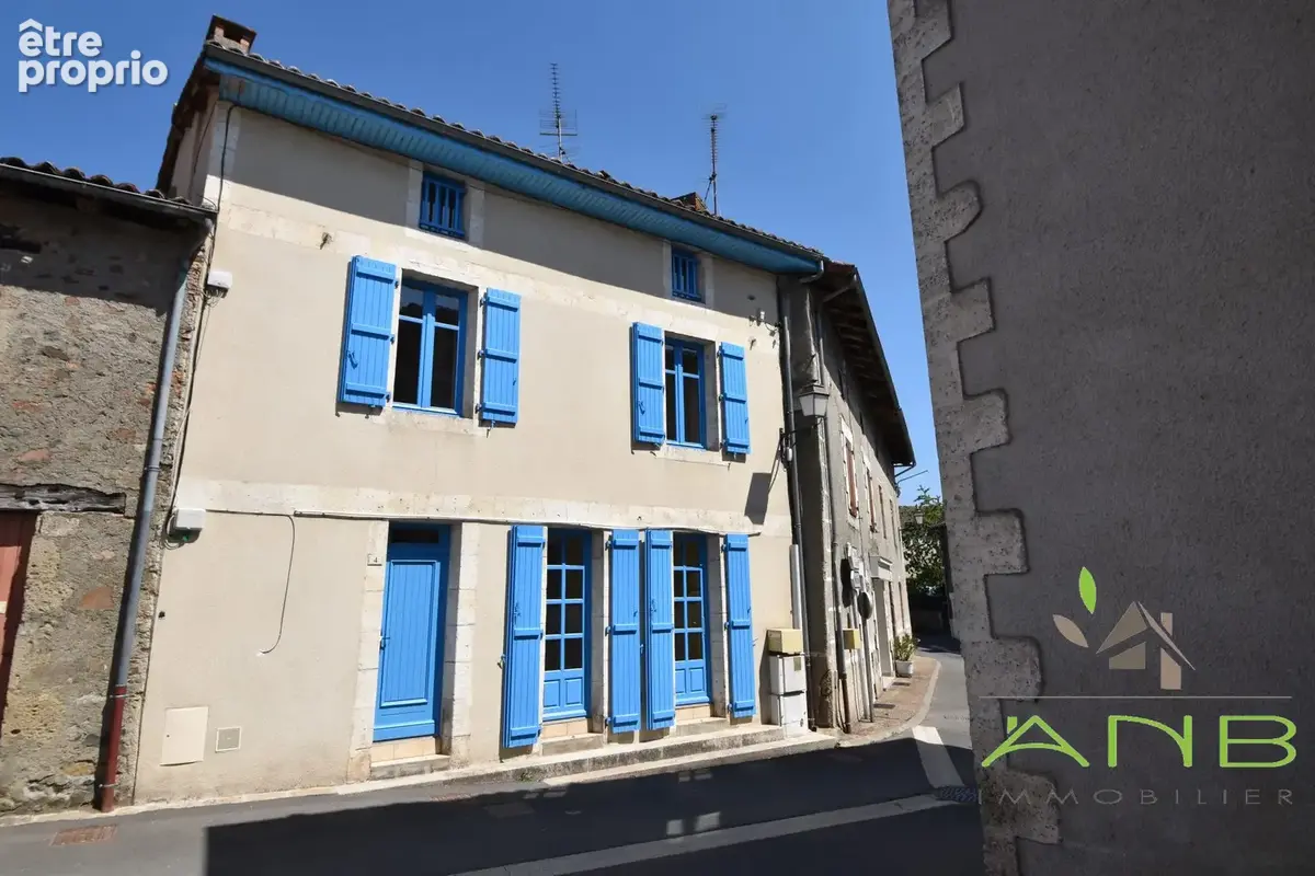 Photo Maison à Exideuil au prix de 139 500€