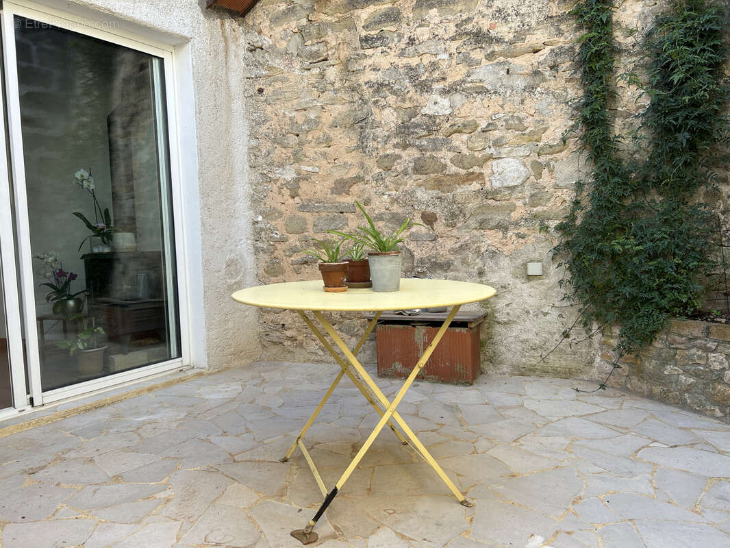 Maison à SAINT-QUENTIN-LA-POTERIE