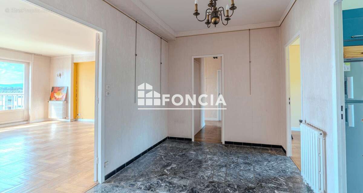 Appartement à SAINTE-FOY-LES-LYON