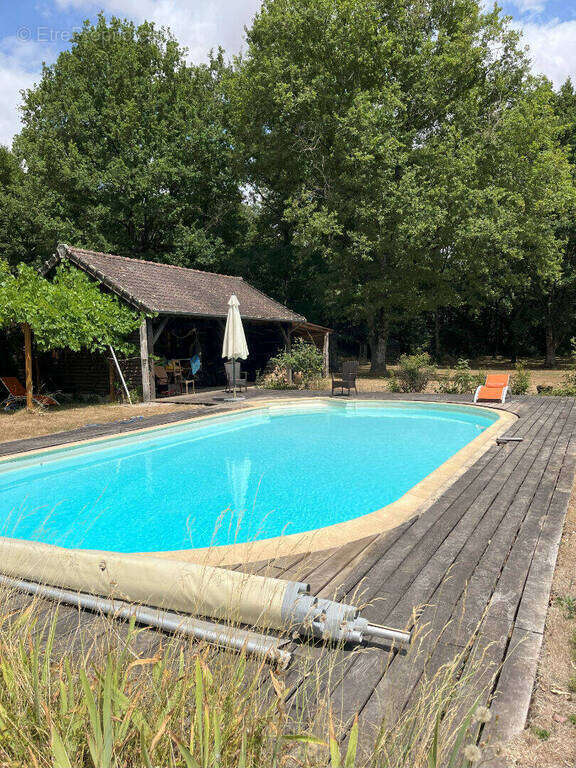 Maison à SASSIERGES-SAINT-GERMAIN