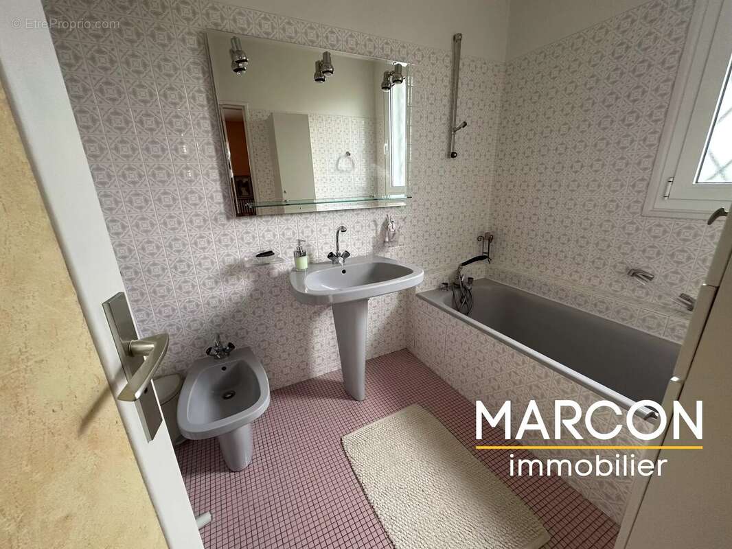 Maison à BENEVENT-L'ABBAYE