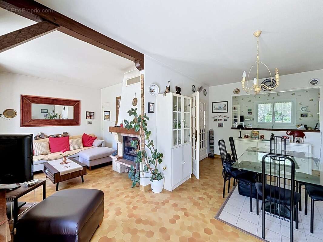 Maison 84 m² à Villebarou  - photo 2