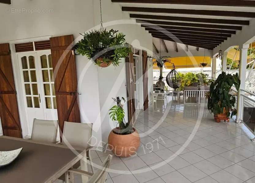A vendre 680 000 € -villa t6 - baie mahault- vue mer - photo 10