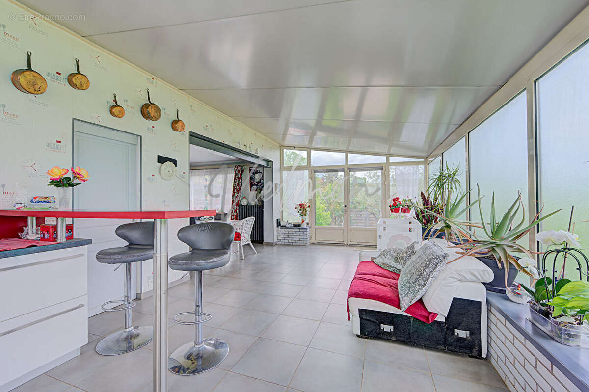 Maison spacieuse 8 pièces à vendre à Poissy - La Maladrerie - photo 5